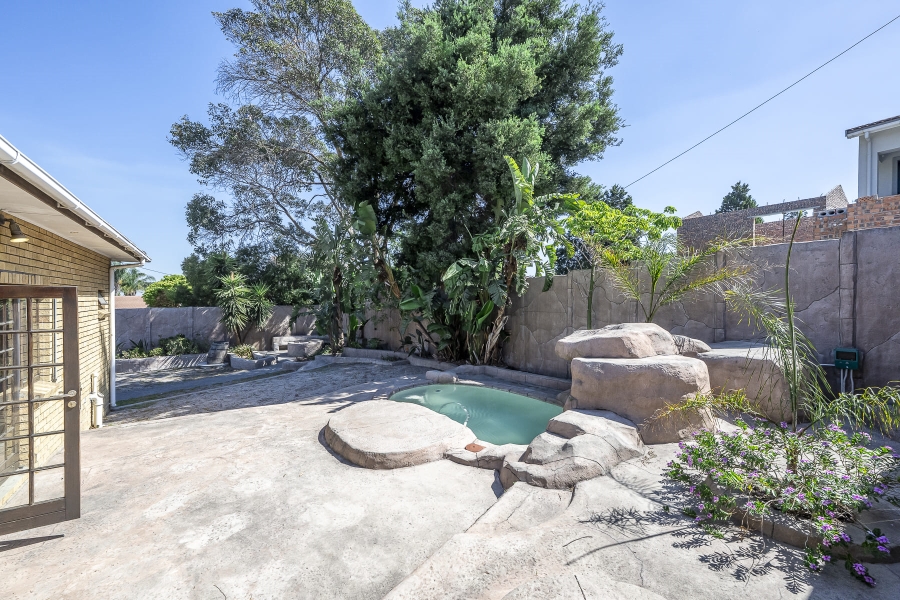 4 Bedroom Property for Sale in Protea Heights Western Cape